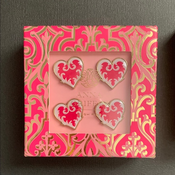 Anna Griffin heart shaped push pins - Picture 2 of 3